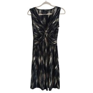 Elegant Green and White Dress Med Connected Apparel